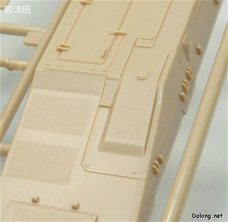 UCHG系列拼装模型 普通版 06 地球联邦军 61式战车5型 - 图片
